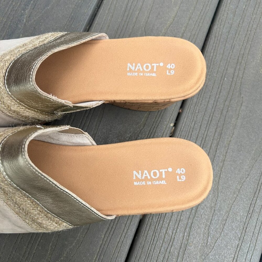 NAOT Tiki Platform Wedge Slide Comfort Leather Mule Sandal Gold Size 40 Boho - Picture 7 of 7